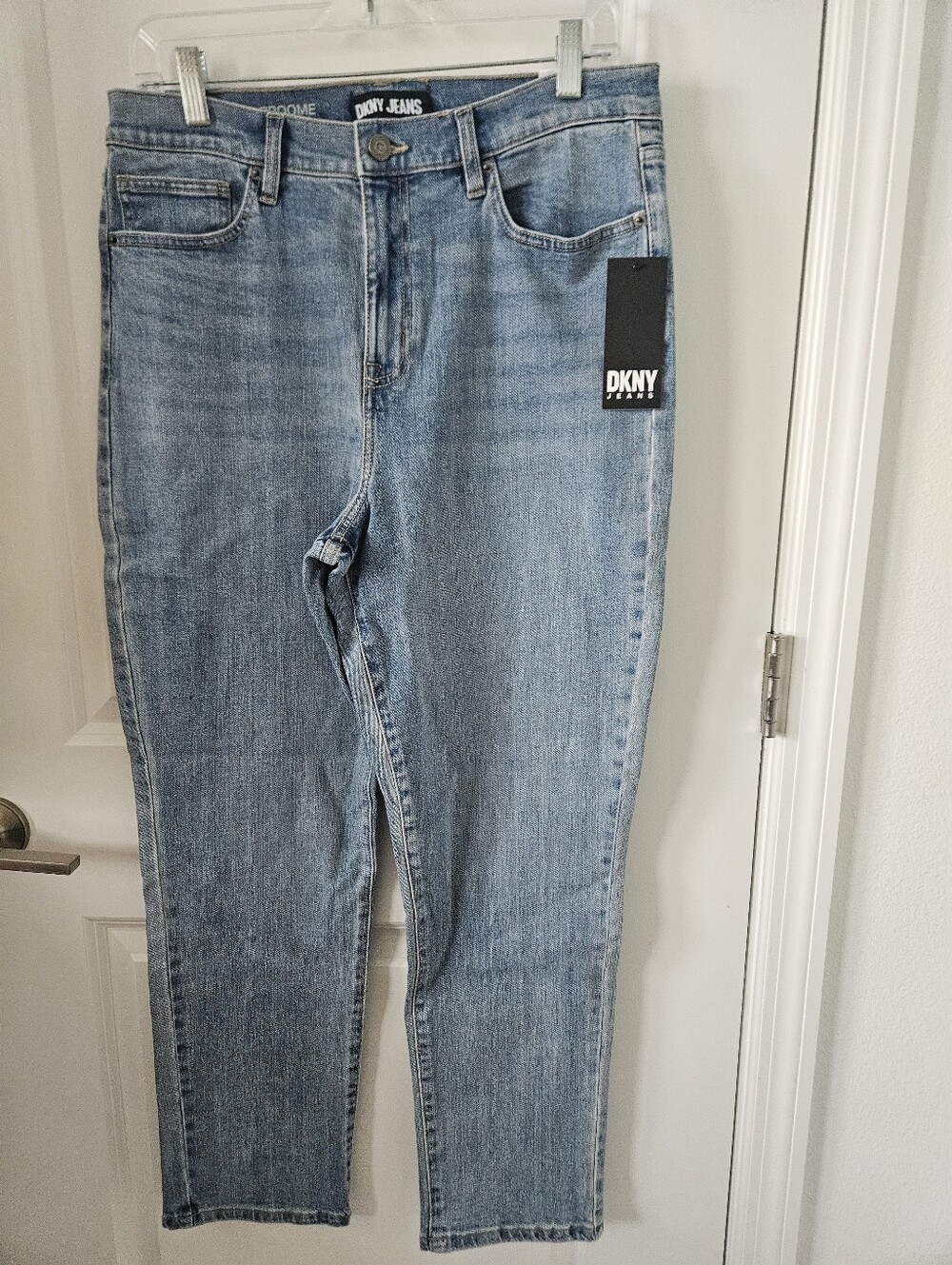 NWT Dkny Womens Size 32 High Rise Slim Straight Jeans Bryant Wash Style Broome